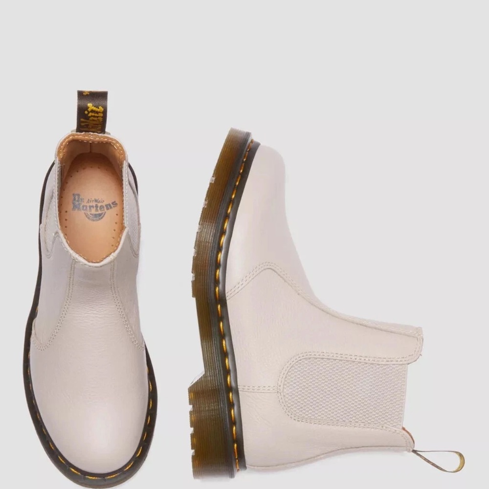 New Dr. Martens Women's 2976 Chelsea Vintage Taupe Leather Retail $190!!